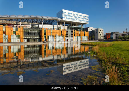 Neue Nachbarschaft auf dem Quai Rambaud, Supermarkt "Lyon Confluence", Lyon, Département Rhône, Frankreich, Europa Stockfoto