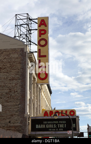 NEW YORK CITY - Zeichen außerhalb von Apollo Theater am 8. Januar 2012 in New York City, USA. Stockfoto