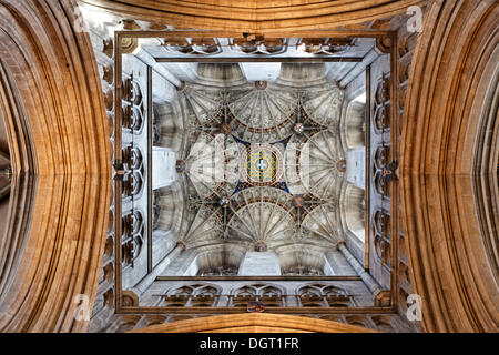 Die Kathedrale von Canterbury, Blick in Richtung der Kreuzung, Südostengland, administrative Grafschaft Kent, England, Vereinigtes Königreich Stockfoto