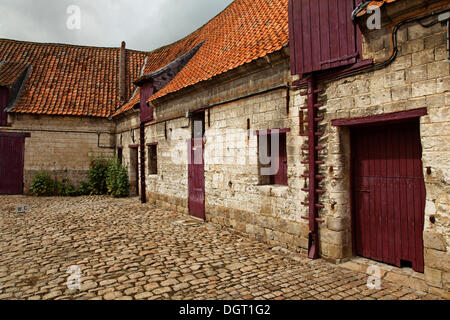 Château de Olhain, Innenhof der Wasserburg, Olhain, Bruay la Buissiere, Via Francigena, Pas-de-Calais-Abteilung Stockfoto