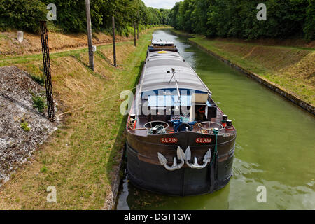 Kanal von Saint-Quentin in der Nähe von Bellenglise, Saint-Quentin, Departement Aisne, Picardie, Frankreich, Europa Stockfoto