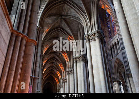 Kathedrale von Notre Dame, Reims, Abendsonne im Gang, Via Francigena, Departement Marne, Region Champagne-Ardenne, Frankreich Stockfoto