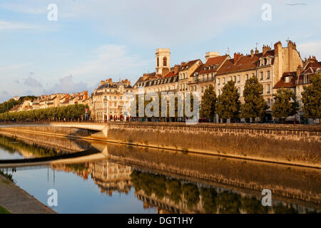 Besancon, nordwestlichen Stadt am Fluss Doubs, morgen Stimmung, Via Francigena, Departement Doubs, Region Franche-Comté, Frankreich Stockfoto