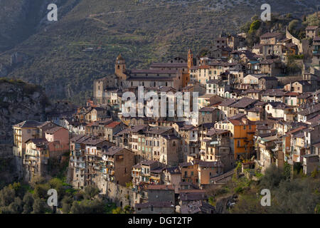 Berg Dorf von Saorge hoch über das Roya-Tal, Saorge, Département Alpes-Maritimes, Region Provence-Alpes-Côte d ' Stockfoto