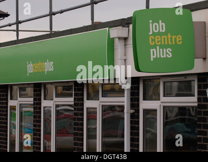 Job Centre Plus Schild über Büro in Bude, Cornwall, UK Stockfoto