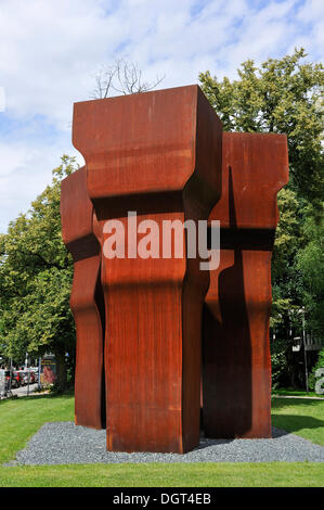 Buscando la Luz, 1997, moderne Stahl-Skulptur von Eduardo Chillida, Barer Straße Straße, München, Bayern Stockfoto