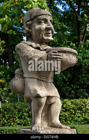 Barocke Skulptur aus einem grotesken Zwerg, Ei Mann, Garten der Hesperiden, 17.-18. Jahrhundert, Johannisstr. 41-47 Stockfoto