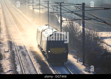 Winter Schnee, 170520 County 2 County trainiert Turbostar Zug, High Speed Diesel Train, East Coast Main Line Railway Cambridgeshire Stockfoto