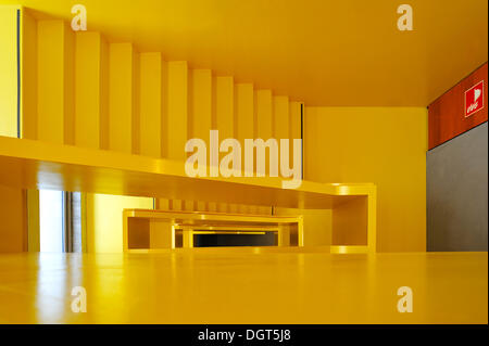 Moderne Treppe, Neue Bibliothek Bibliothek, Gewerbemuseumsplatz 4, Nürnberg, Middle Franconia, Bayern, Deutschland Stockfoto