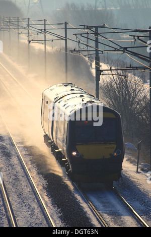 Winter Schnee, 170520 County 2 County trainiert Turbostar Zug, High Speed Diesel Train, East Coast Main Line Railway Cambridgeshire Stockfoto