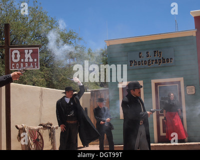 Verschiedenen Akteuren neu die Schießerei am O.K. Corral in Tombstone, Arizona, USA Stockfoto