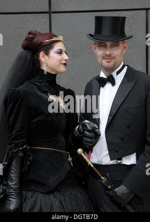 Junges Paar, Goten, Wave-Gotik-Treffen Festival, Leipzig, Sachsen Stockfoto