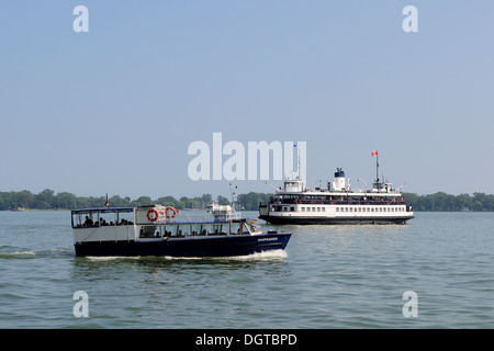 Fähren auf See Ontario, Toronto, Kanada Stockfoto