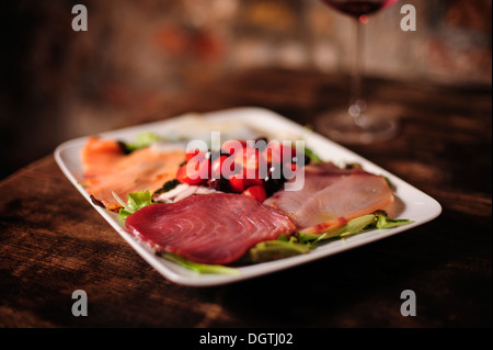 Fisch-Carpaccio Vorspeise, La Mascareta Restaurant, Venedig, Italien. Stockfoto