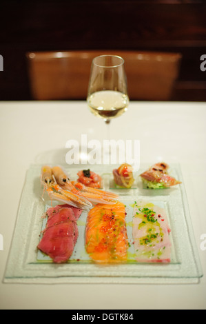 Gemischte Fisch-Carpaccio, Osteria di Santa Marina, Venedig, Italien. Stockfoto