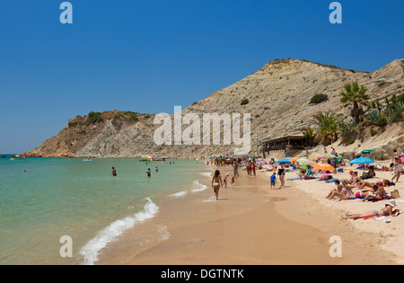 Portugal, Algarve, Burgau Strand im Sommer Stockfoto