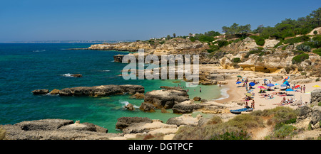Portugal, Algarve, einer kleinen Bucht in der Nähe von Albufeira, Praia de Evaristo Stockfoto