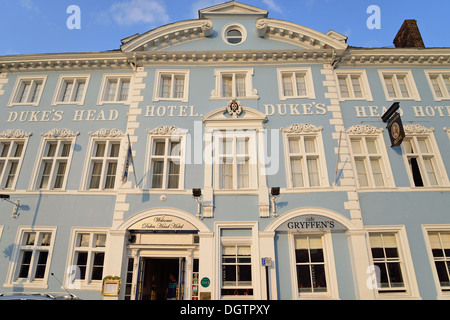 Fassade des Herzogs Kopf Hotel, Dienstag Marktplatz, King's Lynn, Norfolk, England, Vereinigtes Königreich Stockfoto