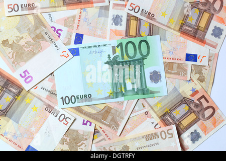 Euro Geld. fünfzig und hundert Euro-Scheine Stockfoto