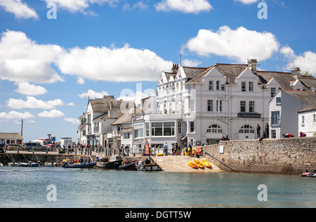 Blick auf St. Mawes an der Roseland Halbinsel Cornwall, ein beliebtes Urlaubsziel auf der River Fal. Stockfoto