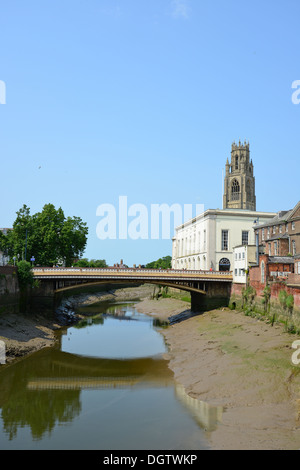 Kirche St Botolph (stumpf) über Fluss Witham, Church Street, Boston, Lincolnshire, England, Vereinigtes Königreich Stockfoto