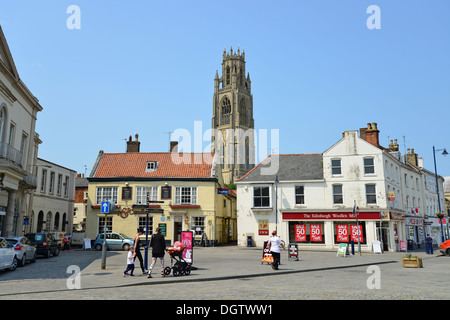 Marktplatz mit St. Botolph's Church (The Stump), South Street, Boston, Lincolnshire, England, Vereinigtes Königreich Stockfoto