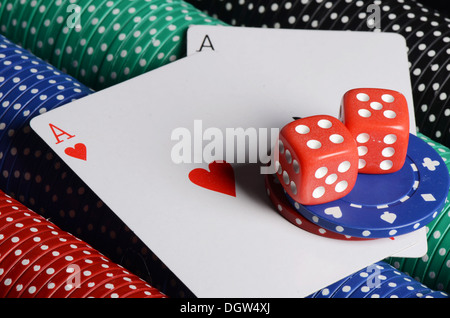 doppelte Asse mit großen Stack und Würfel Stockfoto