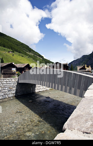 Moderne Brücke in Vals, Schweiz Stockfoto