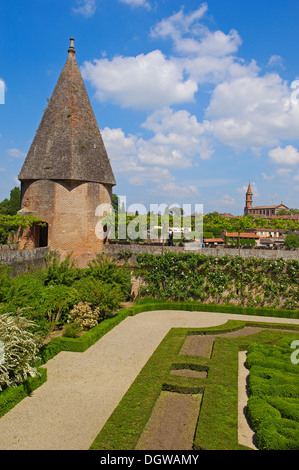 Albi, Palais De La Berbie, Toulouse-Lautrec Museum, französischer Garten, Tarn, Midi-Pyrenäen, Frankreich. Europa Stockfoto