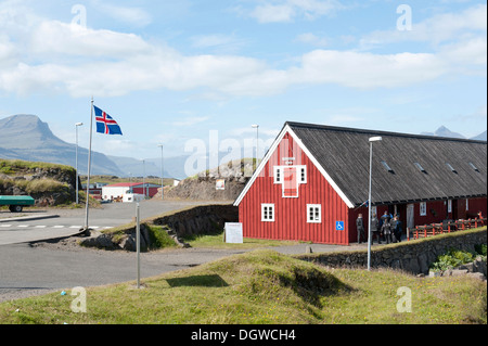 Alten Geschäftshaus, Langabúð, Djúpivogur, Austurland, Island, Skandinavien, Nordeuropa, Europa Stockfoto