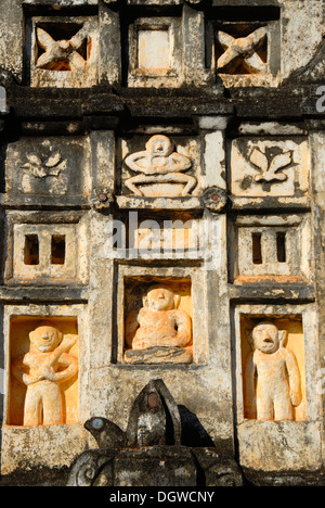 Theravada-Buddhismus, Detail, Verzierung auf einem Grab Stupa, Wat Xayaphoum Tempel, Savannakhet, Laos, Südostasien, Asien Stockfoto