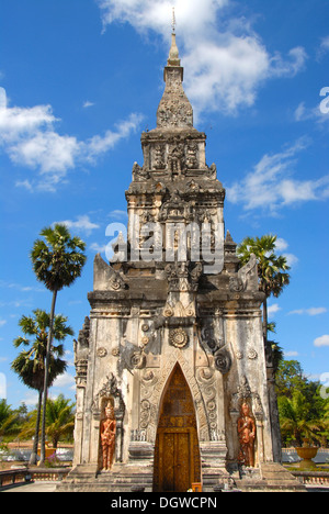 Theravada-Buddhismus, alte kunstvolle Tempel, dass Ing hängen Stupa, in Savannakhet, Laos, Südostasien, Asien Stockfoto