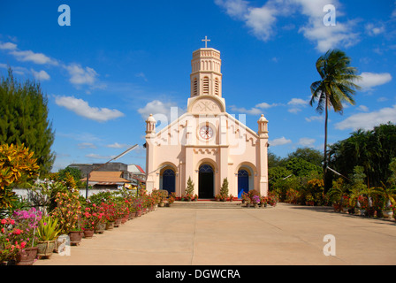 Katholische Kirche St. Theresa, französische Kolonialzeit, Savannakhet, Laos, Südostasien, Asien Stockfoto