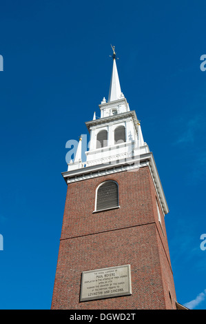 Turm mit einer weißen Spitze, Old North Church, Christ Church in der Stadt Boston, Gedenktafel der Freiheitskämpfer Paul Revere Stockfoto