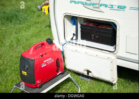 Honda Portable Generator macht Touring Caravan Stockfoto