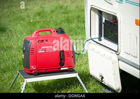 Honda Portable Generator macht Touring Caravan Stockfoto