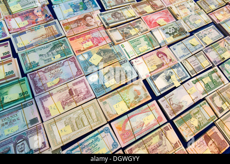 Asiatische Banknoten am Stand von einem Münzhändler, World Money Fair ' 07, dem weltweit größten coin fair im Estrel Convention Center Stockfoto