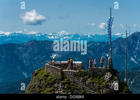 Aussichtsplattform am Wendelstein Gebirge, Panoramablick auf die Alpen, Mangfall Berge, Bayerische Alpen, Bayern, Oberbayern Stockfoto