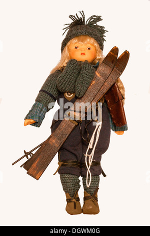Puppe mit historischen Skibekleidung und Ski Stockfoto