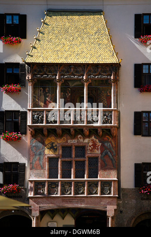 Goldenes Dachl oder Goldene Dachl, späten gotischen repräsentativen Balkon, Altstadt von Innsbruck, Innsbruck, Tirol, Österreich Stockfoto