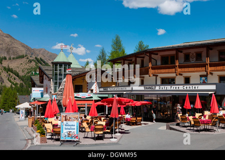 Duty Free Shop, zollfrei einkaufen in Samnaun, Samnaun, Engadin, Unterengadin, Kanton Graubünden, Schweiz Stockfoto