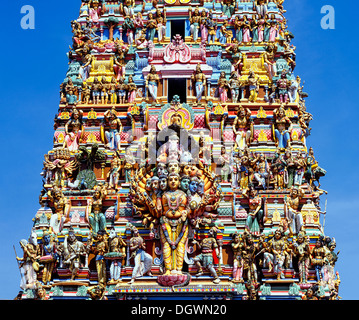 Gopuram oder Tor Turm am Eingang zu den hinduistischen Tempel Colombo II, Colombo, Westprovinz, Sri Lanka Stockfoto