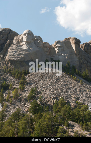 Büsten der vier Präsidenten geschnitzt in Felsen, Mount Rushmore National Memorial, in der Nähe von Rapid City, South Dakota, USA Stockfoto