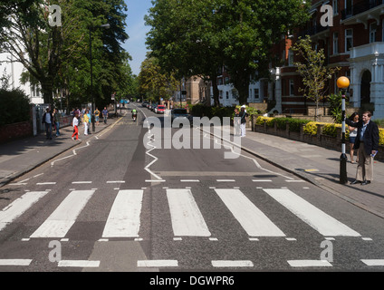 Zebrastreifen an der berühmten Beatles Album Cover, Abbey Road, London, England, Vereinigtes Königreich, Europa Stockfoto