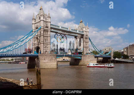 Olympische Ringe, Tower Bridge, River Thames, London, England, Vereinigtes Königreich, Europa Stockfoto