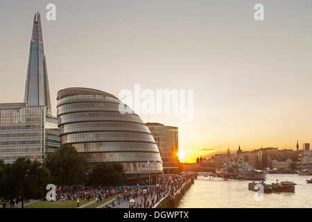 Der Shard Turm, Rathaus, Themse, Blick vom Tower Bridge bei Dämmerung, London, England, Vereinigtes Königreich, Europa Stockfoto