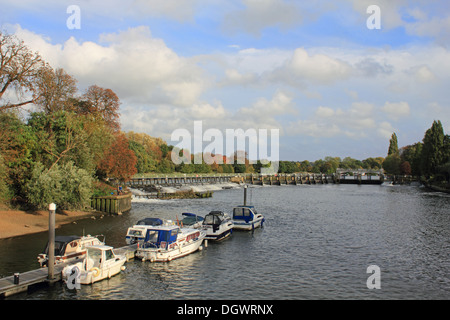 Die Themse in Teddington SW London UK Stockfoto