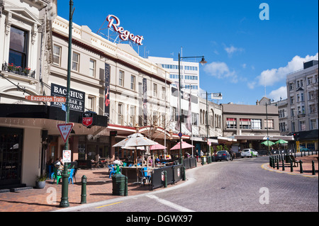 Das Achteck, im Zentrum Stadt, Dunedin, Otago, Neuseeland. Einschließlich der historischen Regent Theatre und Bürgersteig Cafés. Stockfoto