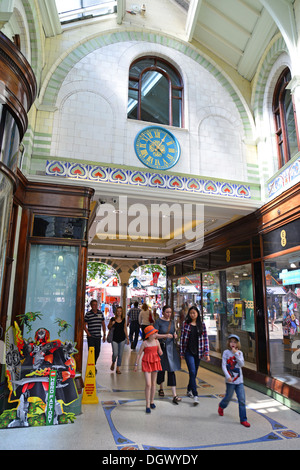 Innenraum der Royal Arcade, Norwich, Norfolk, England, Vereinigtes Königreich Stockfoto