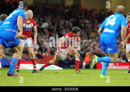 Cardiff, Wales. 26. Oktober 2013. Rhodri Lloyd (Wales &amp; Wigan Warriors) in Aktion während der Rugby League World Cup-Spiel zwischen Wales und Italien aus dem Millennium Stadium. Bildnachweis: Aktion Plus Sport/Alamy Live-Nachrichten Stockfoto